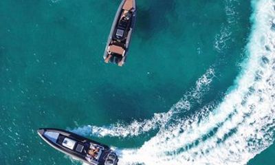 Paros Adventure: Private Luxury Yacht Tour in Antiparos w/Drinks