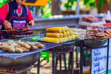 3hr Food Crawl in Valparaíso Markets Hills and Coastal Flavors