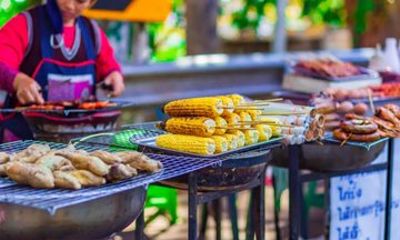 3hr Food Crawl in Valparaiso Markets Hills and Coastal Flavors