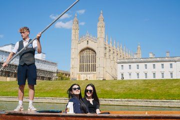 Cambridge Shared Punting Tour with English Commentary