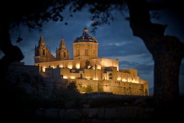 Malta Night Tour plus a Traditional Dinner