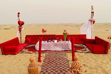Romantic Dune Dinner Experience in Abu Dhabi