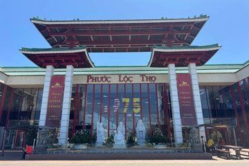 Walking Food Tour of Little Saigon