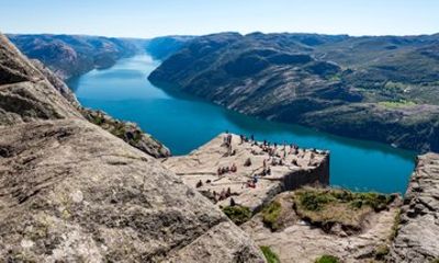 Private Shore Tour: Norwegian Mountain Hike from Stavanger