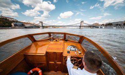 Budapest Private Sunset Cruise with Prosecco