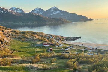 Arctic Day Mountain Experience Private Style Hiking Near Tromsø