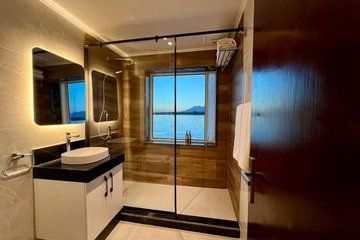 Dahabiya Nile Cruise between Luxor and Aswan