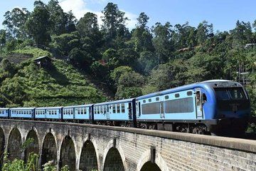 From Kandy: Odyssey First Class Scenic Train Ticket to Ella