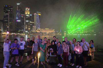 Singapore Evening Highlights: River Cruise and Light Shows