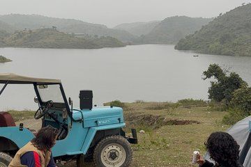 Blue Odyssey: Udaipur Lakes & Aravalli Jeep Trail
