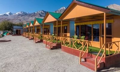 6 Days Private Ladakh Tour Nubra Pangong and Khardung La Pass