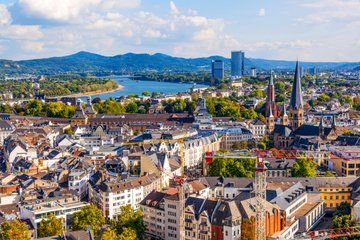 Private Walking Shore Tour: Classic Bonn from port