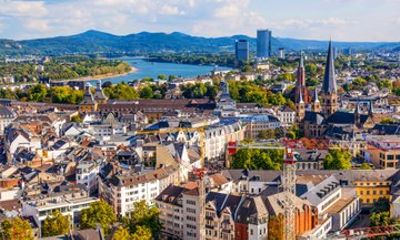 Private Walking Shore Tour: Classic Bonn from port