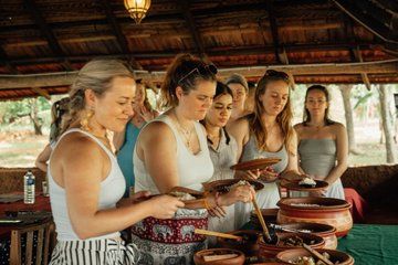 Private Custom Sri Lanka Day Tour with Chauffeur Guide