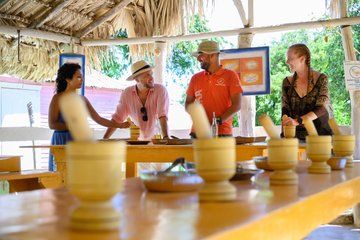 Eat, Drink and Dance Like A Local: Perfect for Cruise Passengers