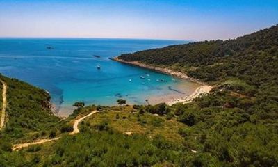 Full Day Private Boat Tour Explore Blue Cave and Šunj Beach