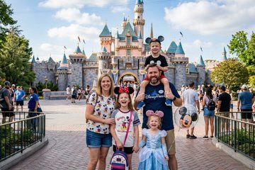 Universal Studios to Disneyland Private Transfer Hassle-Free Ride