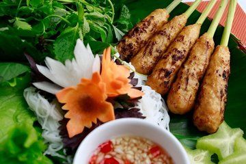 Authentic Hue Street Food Tour with Local Culinary Expert