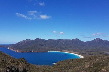 Wineglass Bay and Freycinet National Park Day Tour in Hobart