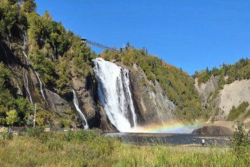 Private tour of the Montmorency Falls of 2h e-SUV 7 places
