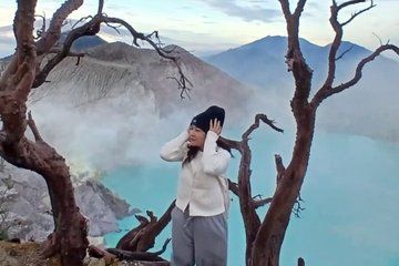 Mount Ijen Blue Fire Midnight Trek and Sunrise Experience