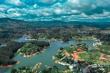 Private Guatapé and El Peñol Tour with Jetski Ride and Lunch