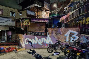 Night Tour of the Commune 13 Basic Experience