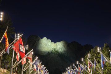 Mt Rushmore 8pm Lighting Ceremony Shared Tour