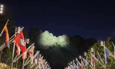 Mt Rushmore 8pm Lighting Ceremony Shared Tour