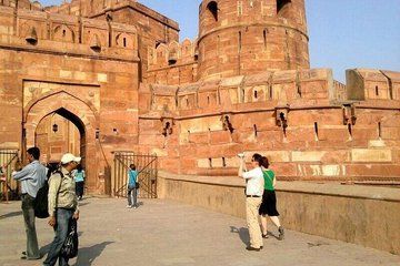 Agra Fort Visits - Skip the line entry with Licensed Tour Guide