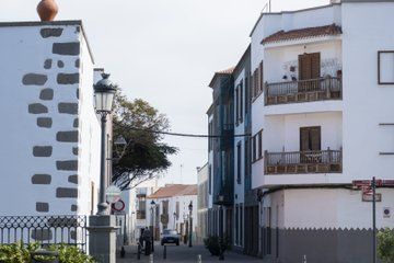 History and Sea in Agüimes and Telde with typical food from the south