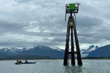 Juneau Small Group Tour Kayak Mendenhall Glacier Viewing and Hike