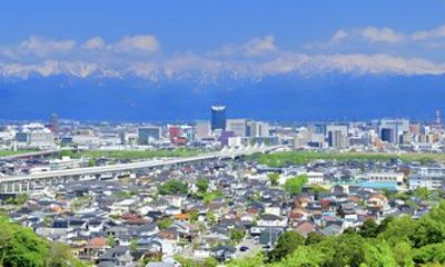 Toyama Private Custom Tour with Local Guide