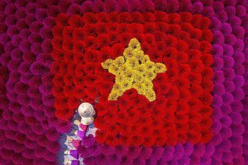 Hanoi: Quang Phu Cau Incense Village & Ninh Binh Scenic Boat Tour