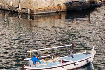 Discover Dubrovnik the Local Way – A Timeless Boat Experience