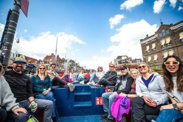 Amsterdam Canal Cruise with Live guide and Two drinks Central St