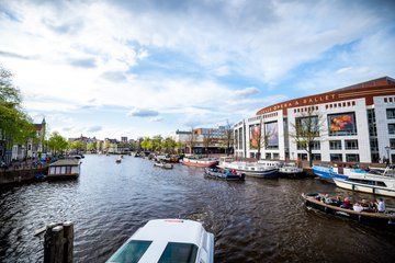 Amsterdam Canal Cruise with Live Guide Central Station