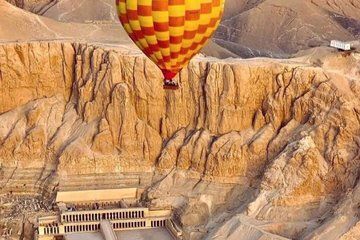 Luxor Tour From Hurghada Hot Air Balloon and Valley of the Kings
