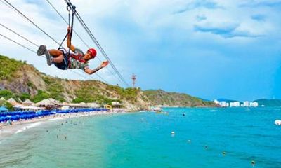 Canopy Extreme Adventure at the Aquarium and Playa Blanca