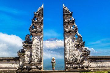 East Bali Private Tour Gate of Heaven Water Palace and Beach