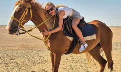 Horse Riding 1-Hour in The Desert with Transfers - Hurghada