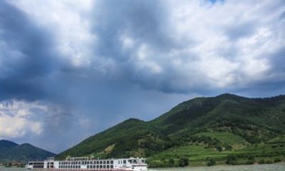 Prague to Vilshofen Private Transfer 2 Hours of Sightseeing
