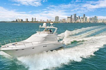 52 Foot Luxury Yacht with 2 Jet Skis in Miami