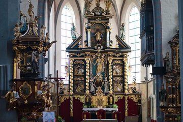 Sacred Krumlov: Monasteries and Gothic Churches: Tour