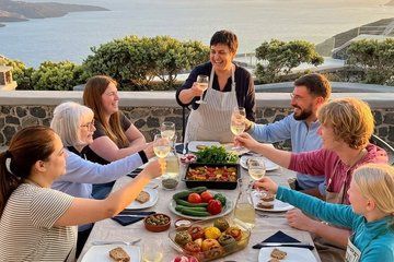 Santorini: Caldera villa Cooking Experience with Local Wine