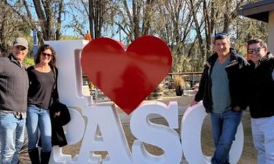 Paso Robles 3-Winery Tour with Picnic Lunch and Tastings