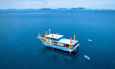 4D3N Dive Adventure at the World's First Dive Rig