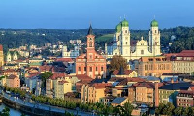 Prague to Passau Transfer with 3 Hours Stop in Cesky Krumlov