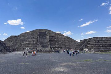 Private Tour in Teotihuacan Pyramids with Buffet and Pick Up