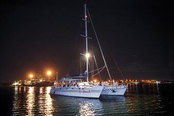 Romantic Evening Catamaran Dinner Cruise in Benoa, Bali
